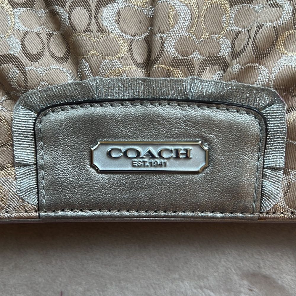 *Coach* Convertible WOC Crossbody Metallic Signature Wallet EUC - Picture 12 of 15